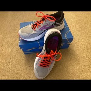 Brooks Women’s Launch 6 Running Shoe